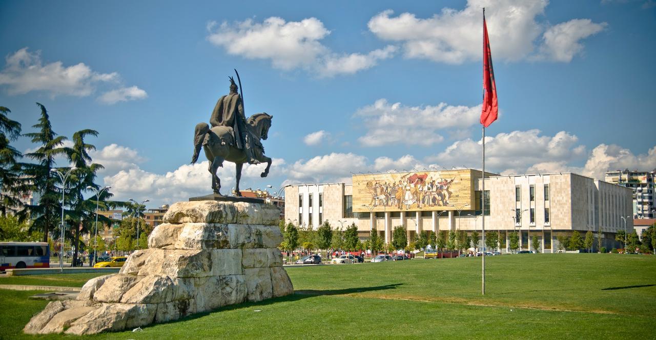 Diplomat Hotel & Spa Тирана Экстерьер фото